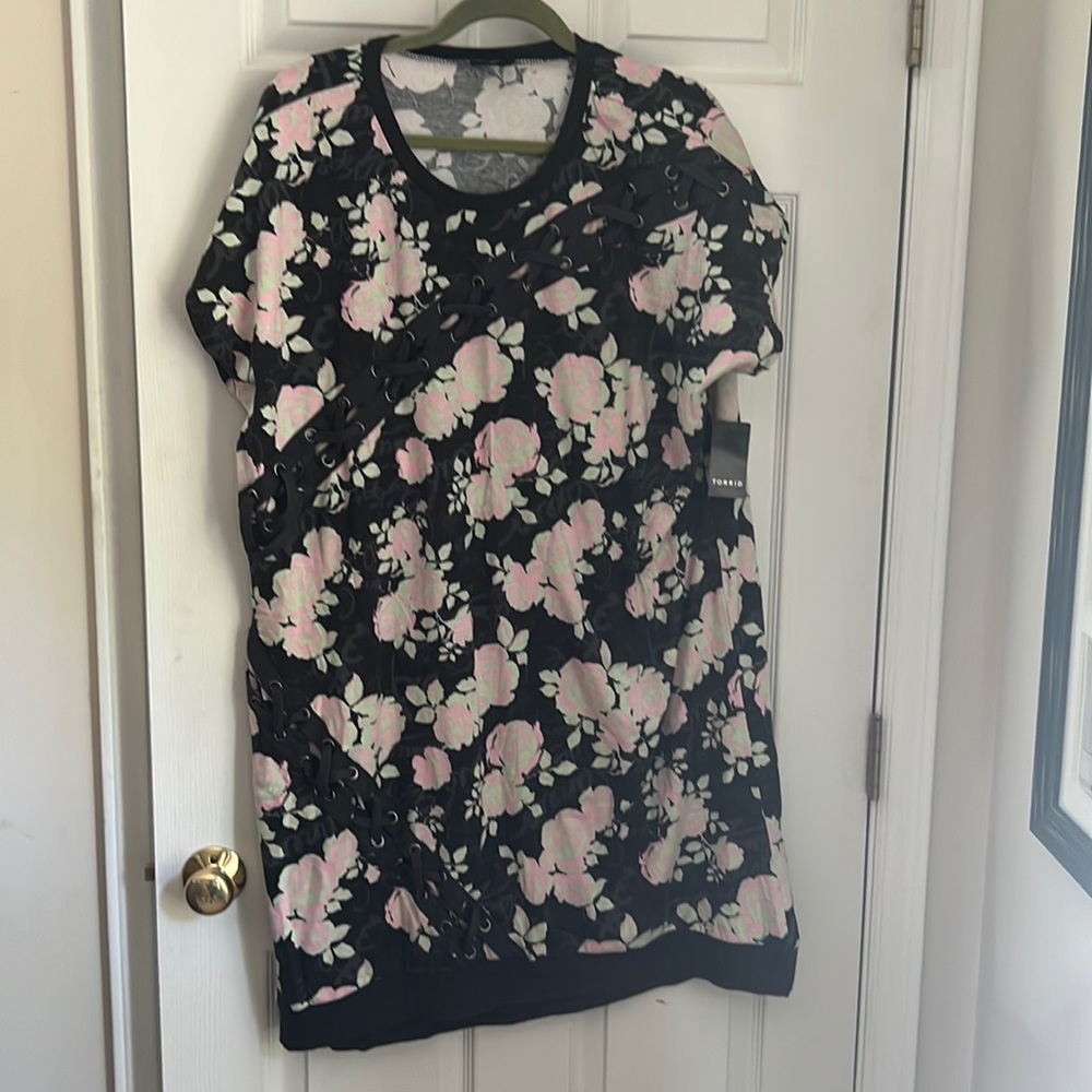 Floral print t-shirt dress Torrid. XXL